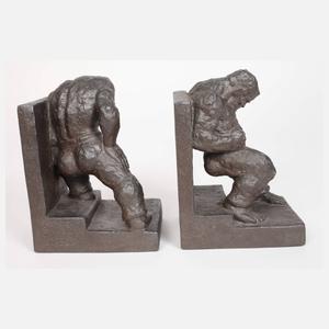 Paar Buchstützen mit Atlanten