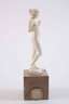 Ferdinand Preiss, Elfenbeinskulptur weiblicher Akt