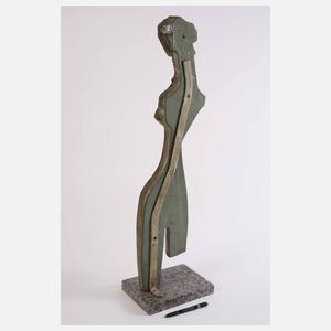 Große moderne Aktfigur