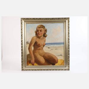 Mädchenakt am Meeresstrand