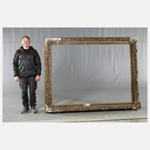 Übergroßer Stuckrahmen Gründerzeit