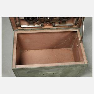 Eisentruhe/Kriegskasse