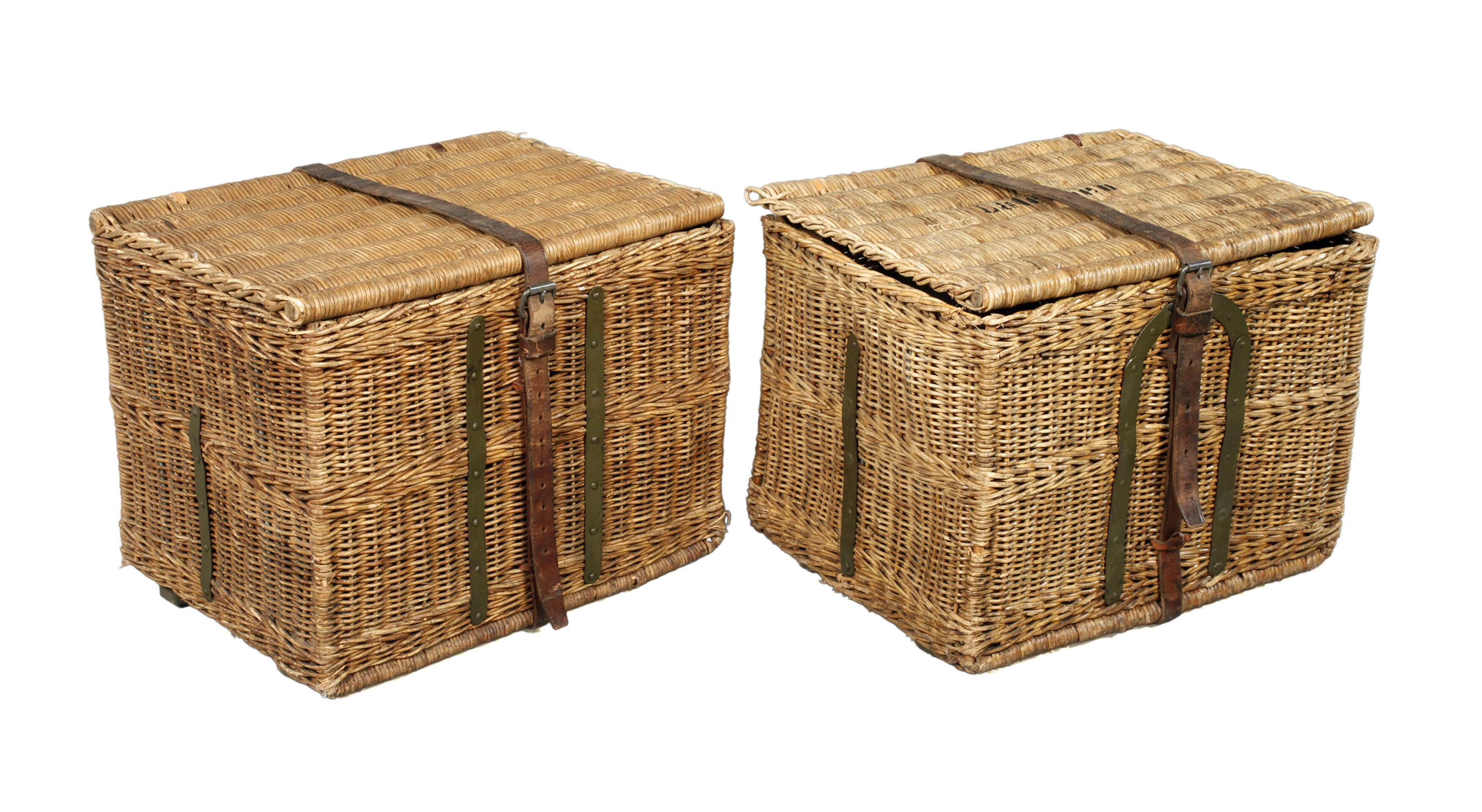 Zwei historische Transportkörbe