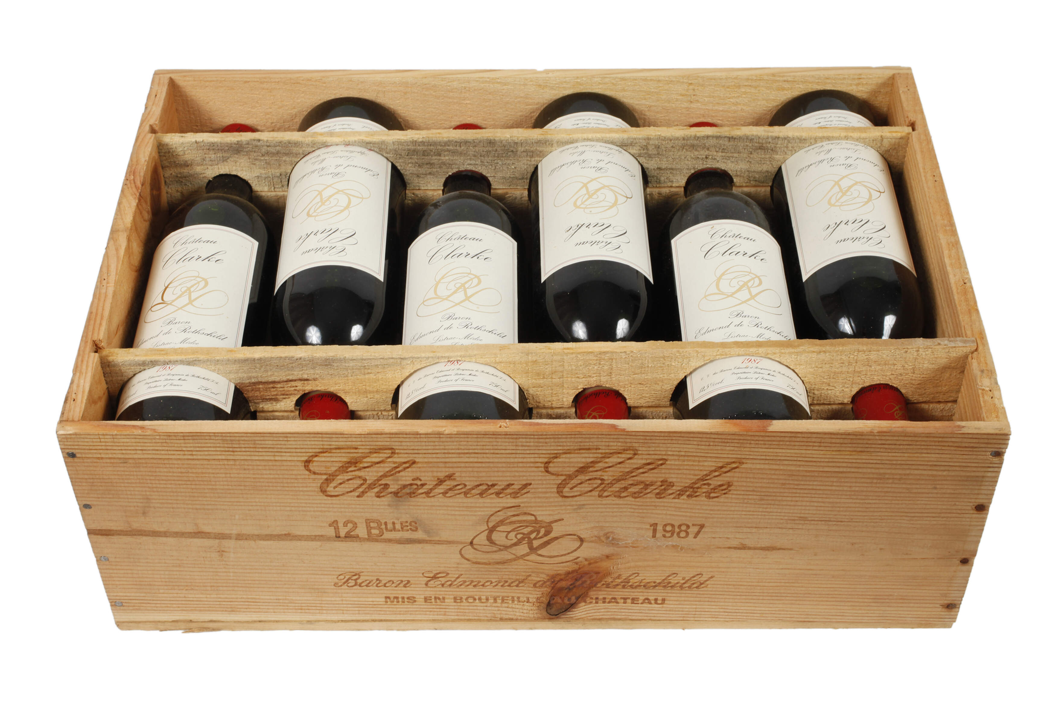 Zwölf Flaschen Rotwein