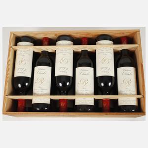 Zwölf Flaschen Rotwein