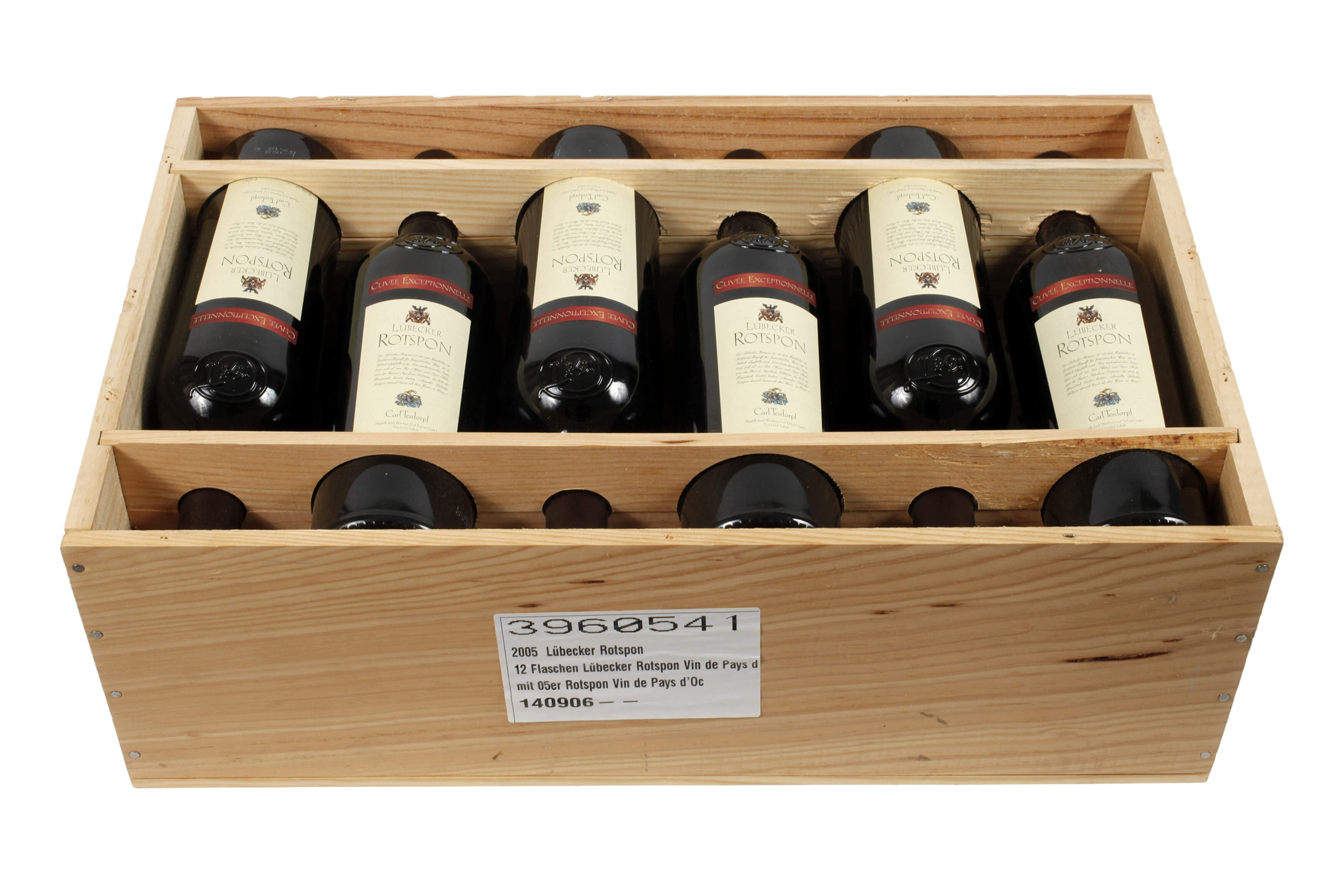 Zwölf Flaschen Rotwein