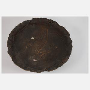 Große geschnitzte Schale