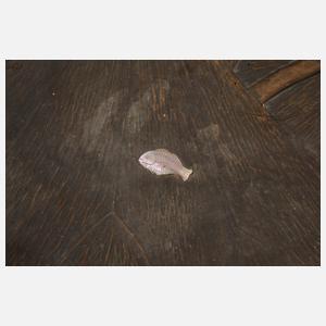 Große geschnitzte Schale