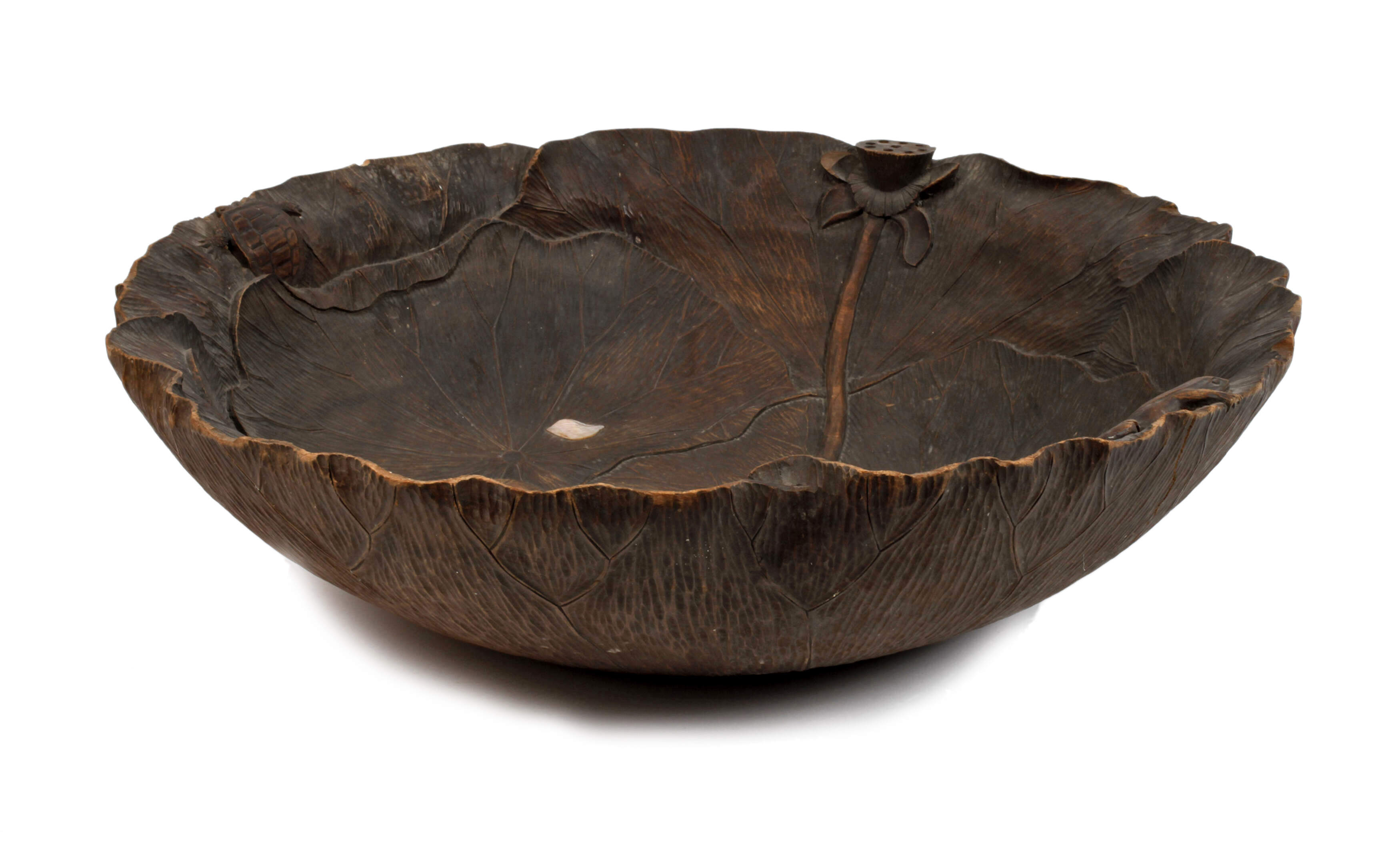 Große geschnitzte Schale