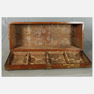 Bedeutende Lacktruhe Japan