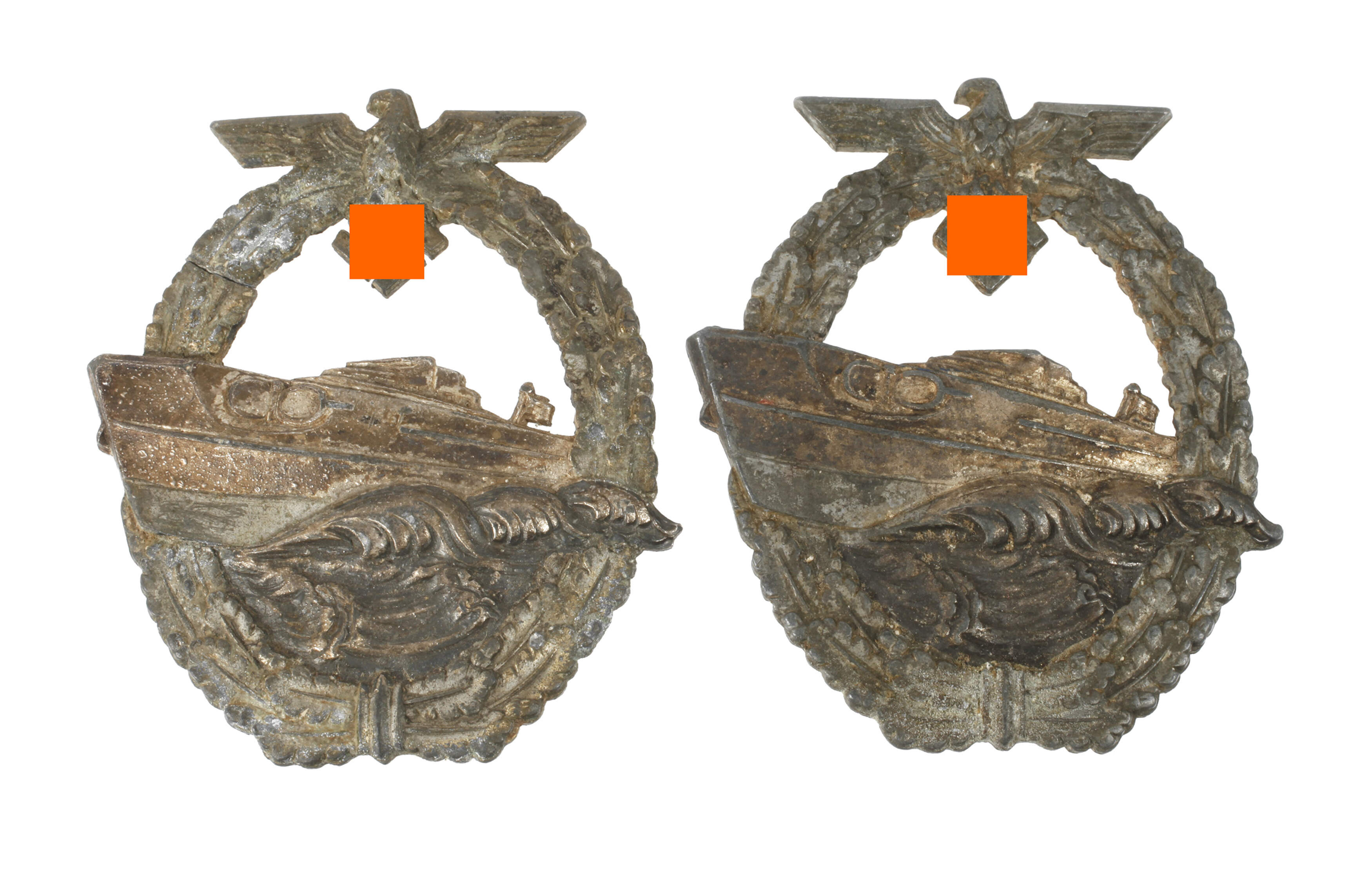 Zwei Schnellbootabzeichen