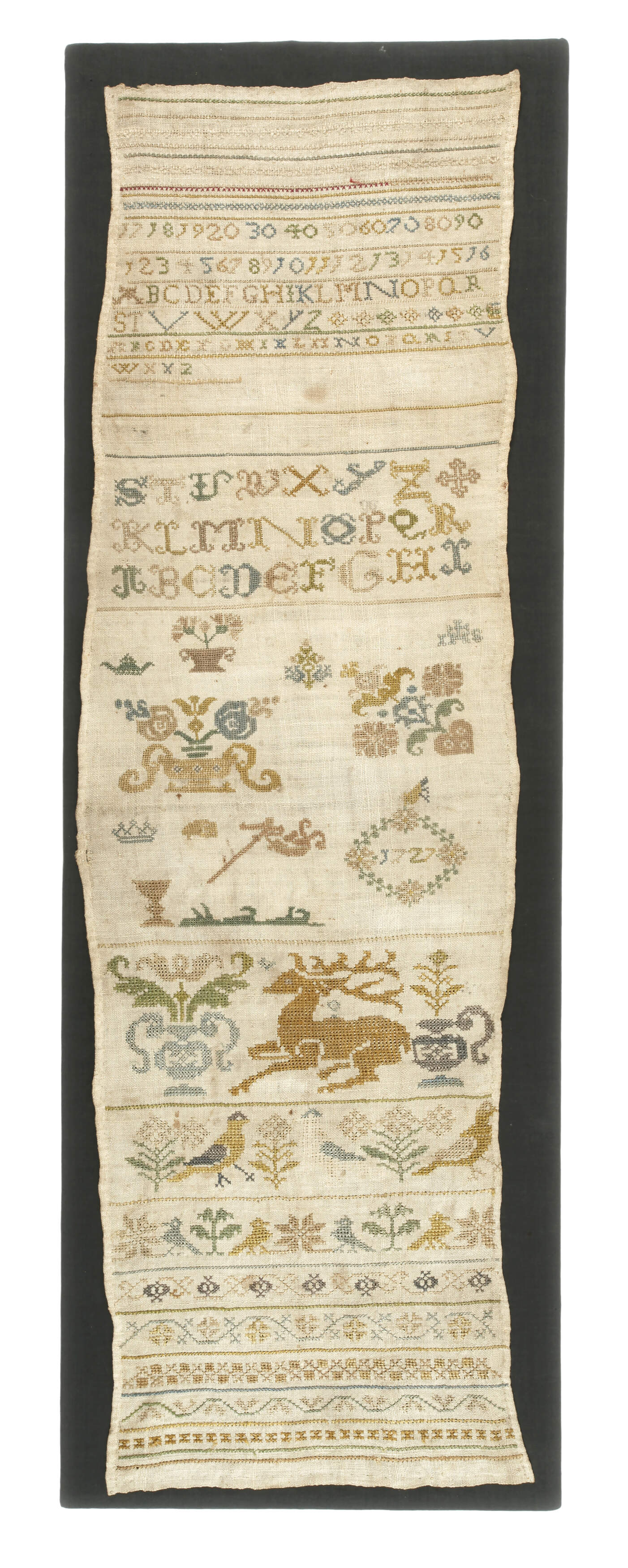 Langes barockes Stickmustertuch