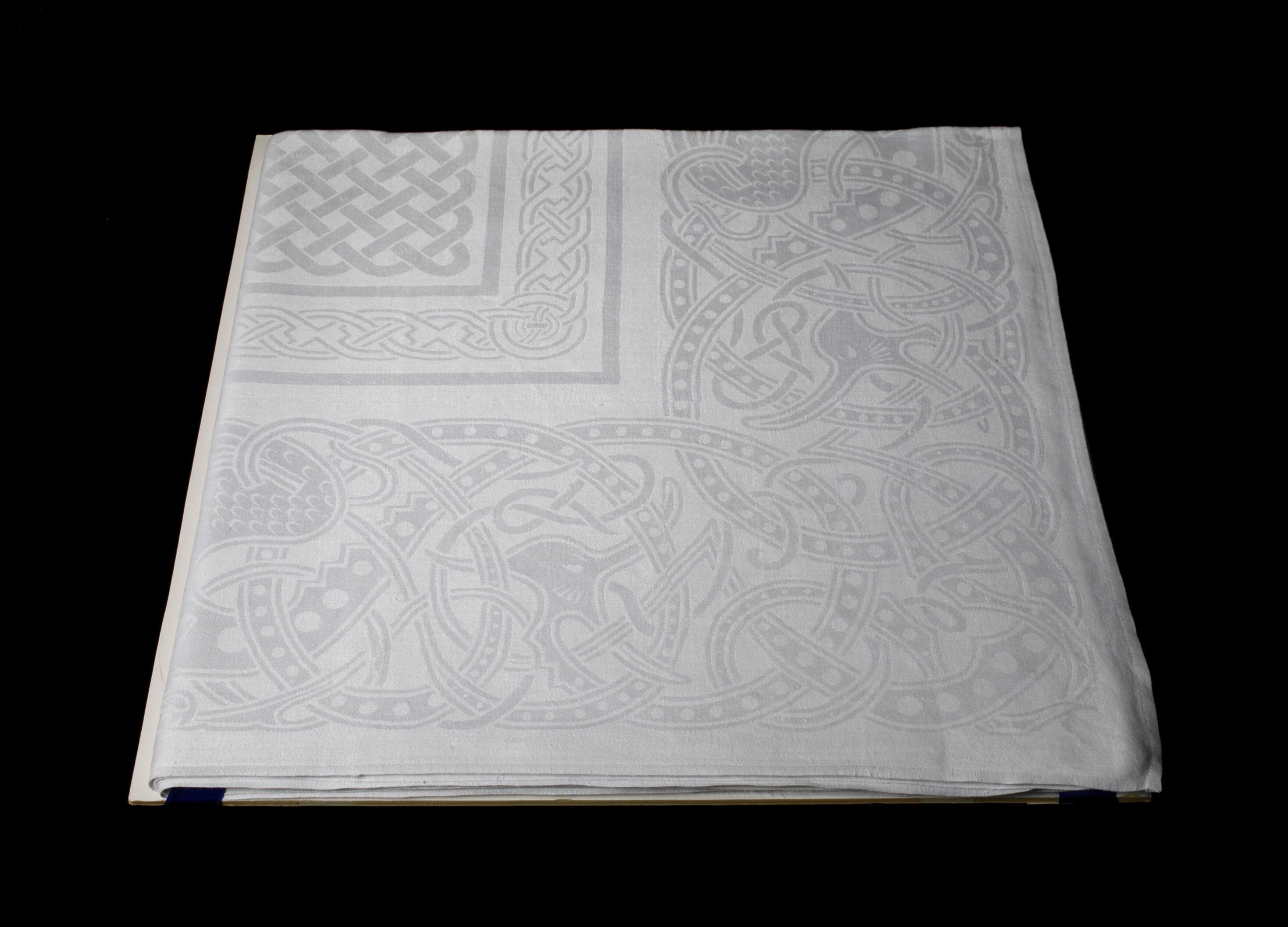 Großes Prachttafeltuch "Drachenmuster"