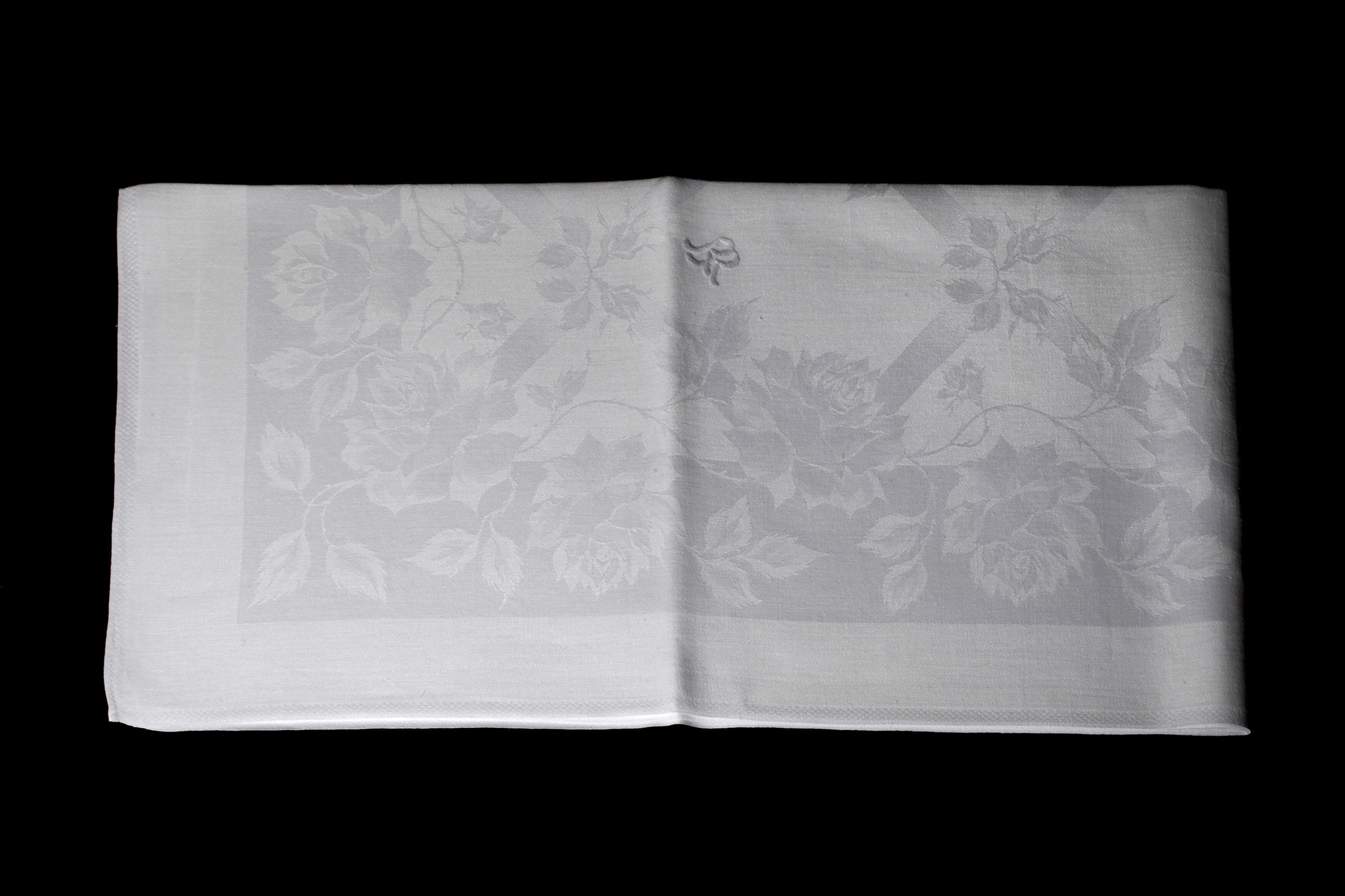 Quadratisches Tischtuch Rosendekor