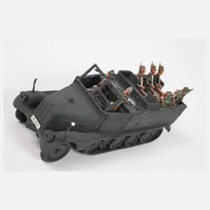 Konvolut Militärfahrzeuge mit Zinnsoldaten