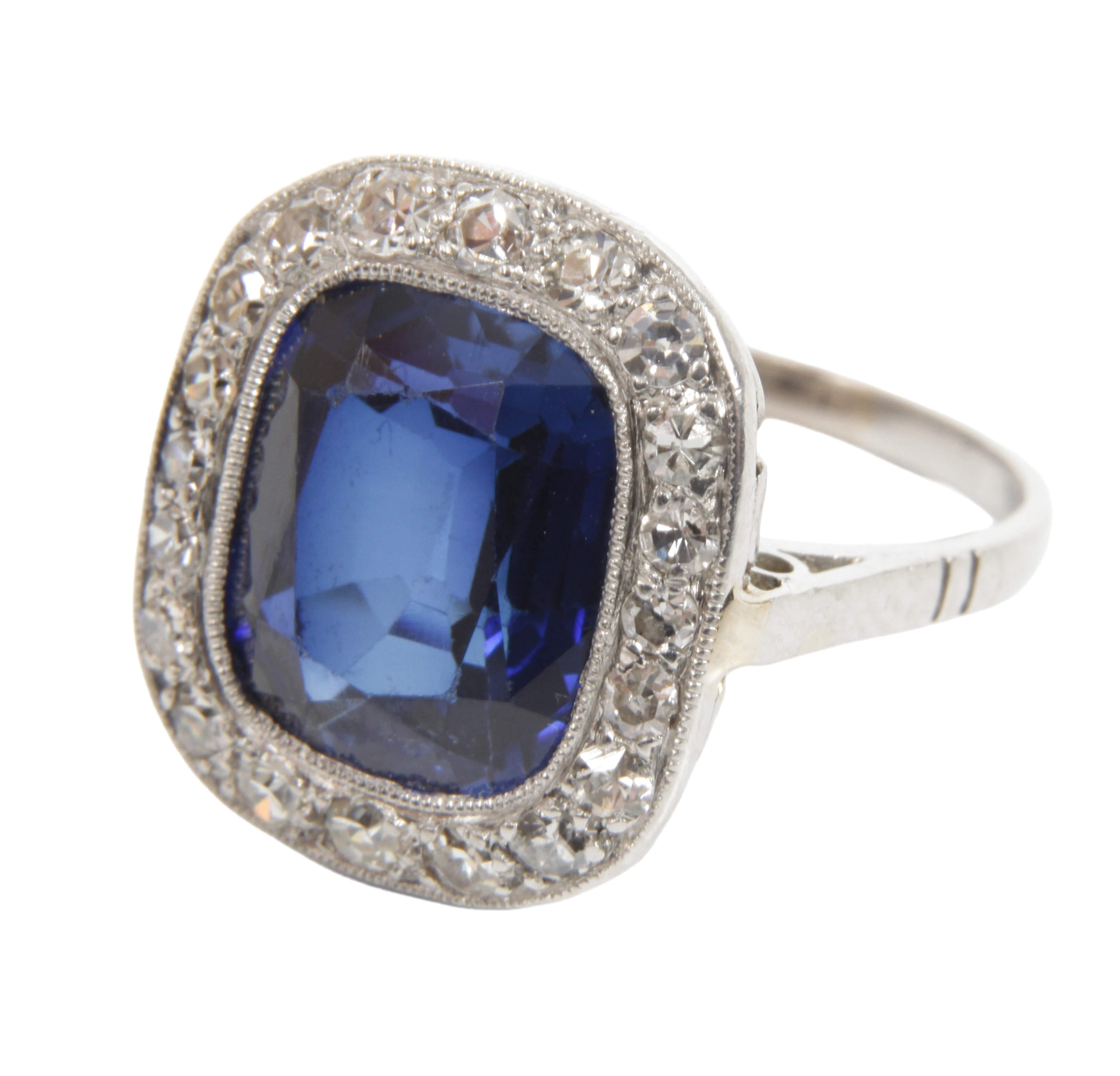 Art déco-Ring mit Diamantbesatz