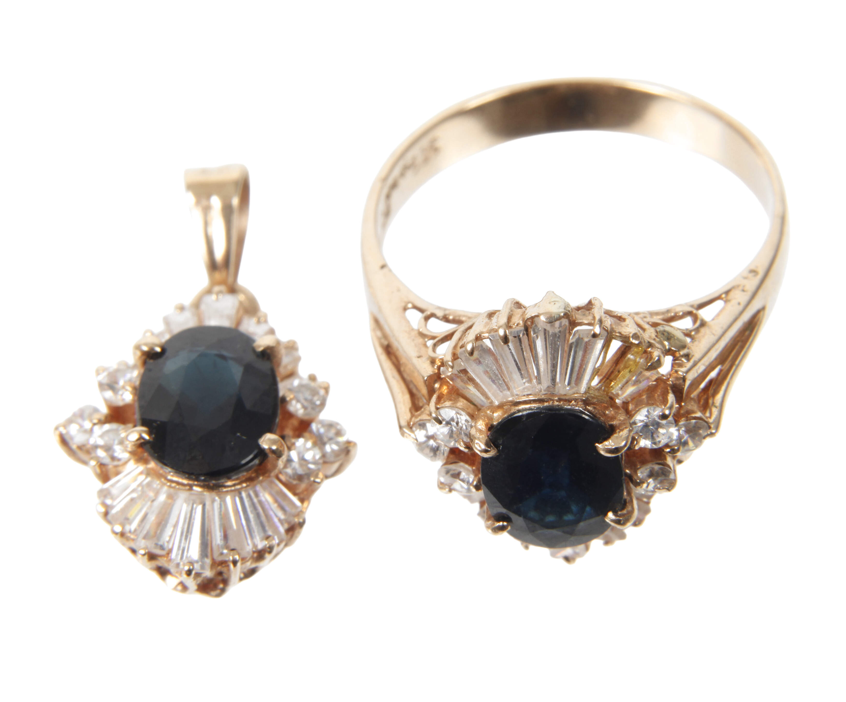 Ring und Anhänger mit Saphir und Diamanten