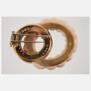 Brosche mit Engelshautkoralle und Brillanten