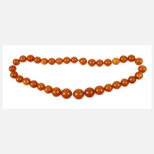 Langes Bernsteincollier