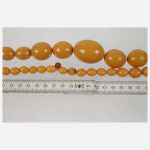 Langes Bernsteincollier