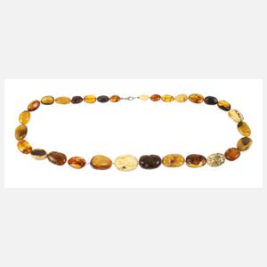 Langes Bernsteincollier