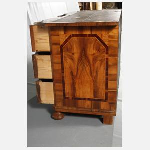 Barocker Kommodenaufsatzschrank