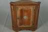 Kleiner Eckschrank