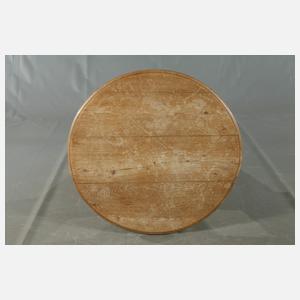 Beistelltisch mit Korbgeflecht