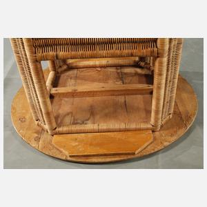 Beistelltisch mit Korbgeflecht