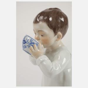 Meissen ”Kind, aus einer Tasse trinkend”