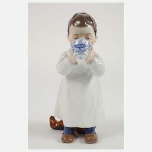 Meissen ”Kind, aus einer Tasse trinkend”