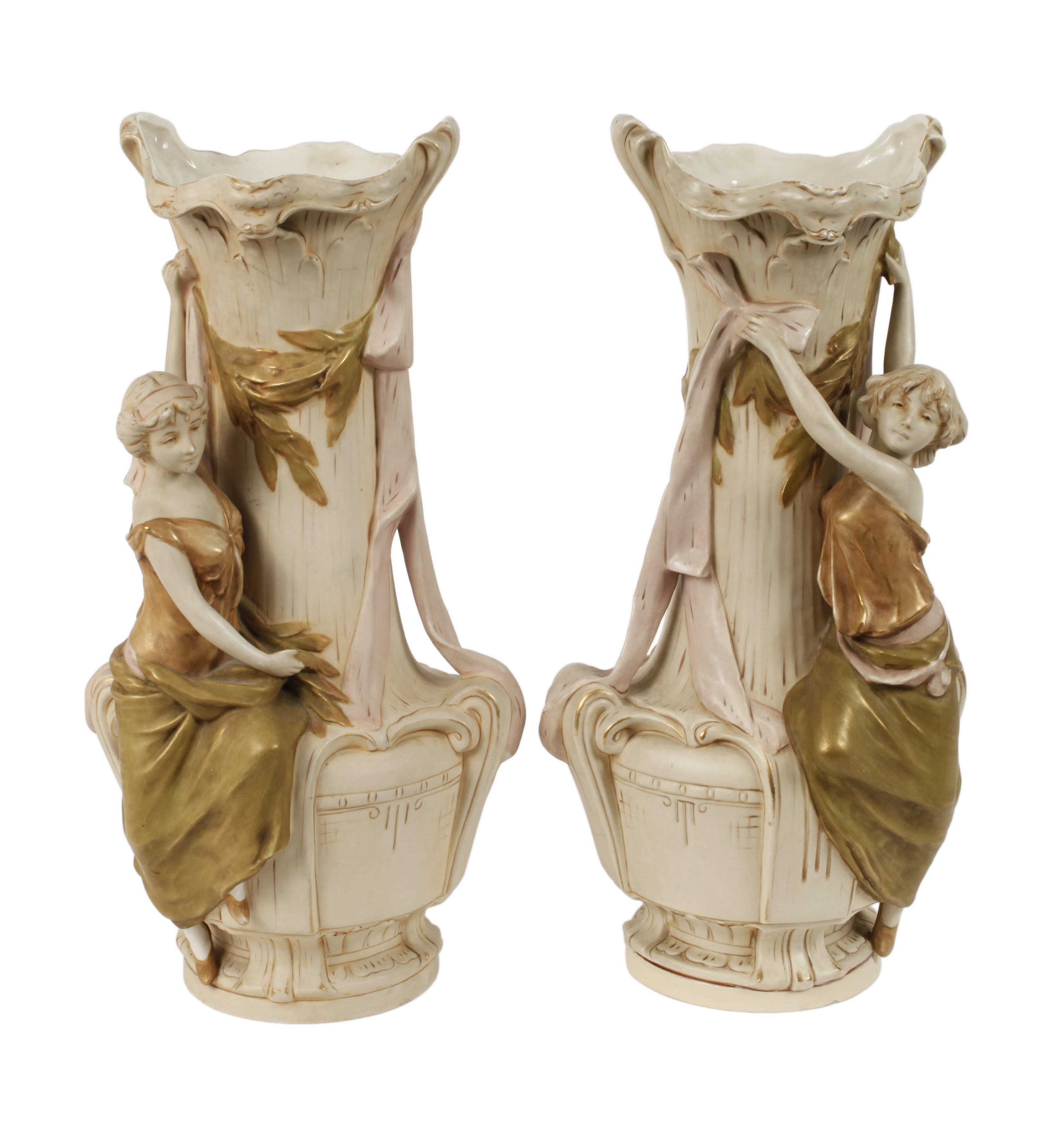 Royal Dux figürliches Vasenpaar