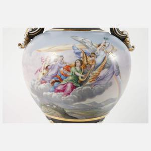 Große böhmische Prunkvase Figurenmalerei