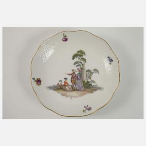 Meissen Tasse mit Untertasse Figurenmalerei