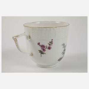 Meissen Tasse mit Untertasse Figurenmalerei