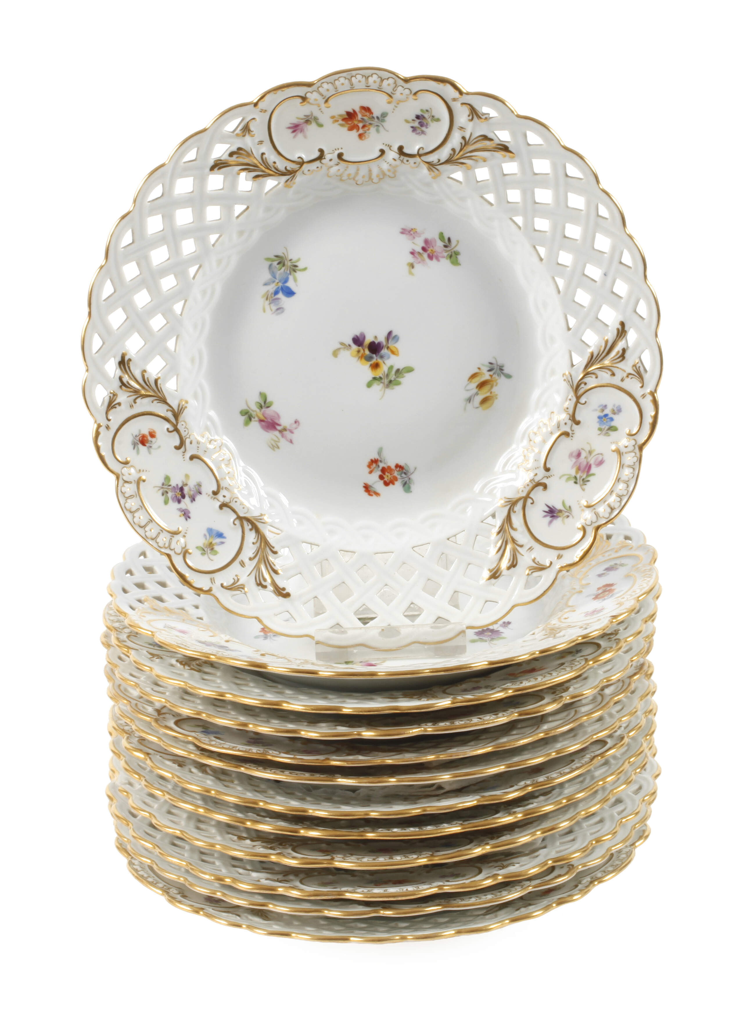 Meissen zwölf Durchbruchteller Streublümchendekor
