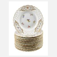 Meissen zwölf Durchbruchteller Streublümchendekor111