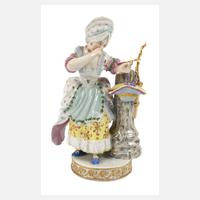 Alt-Wien Rokokodame beim Pfeilschießen111