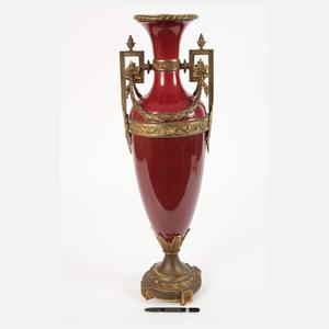 Französische Bodenvase mit vergoldeter Montur