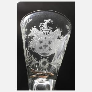 Drei Spitzkelche mit Wappenschliff