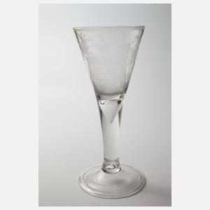 Drei Spitzkelche mit Wappenschliff