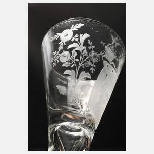 Drei Spitzkelche mit Wappenschliff