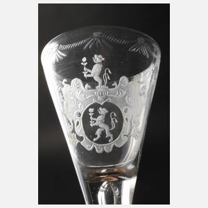 Drei Spitzkelche mit Wappenschliff