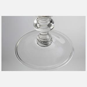 Trichterpokal mit Spiegelmonogramm