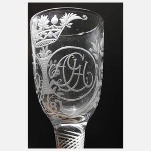 Barockes Hochzeitsglas mit Spiralfuß