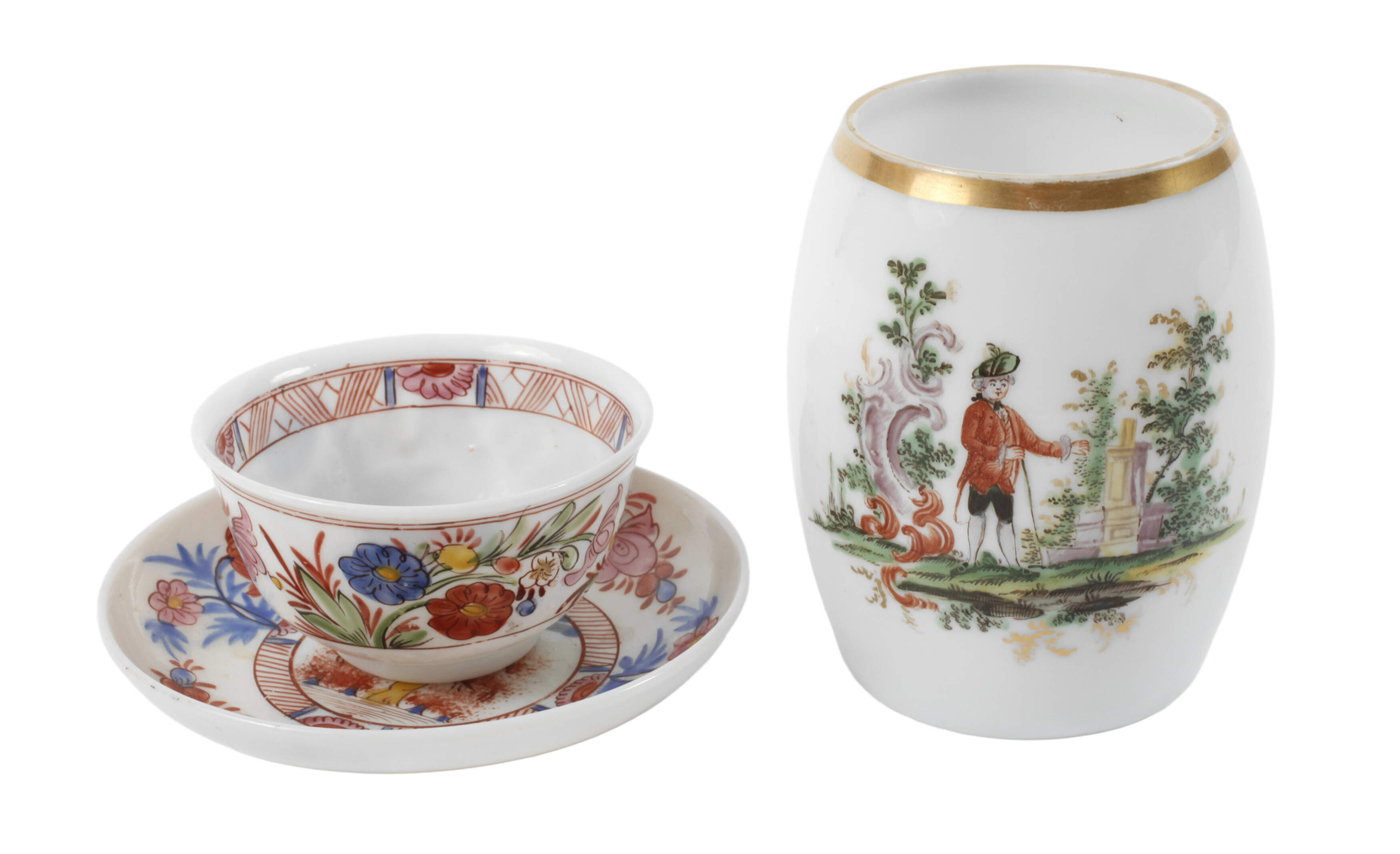 Koppchen und Tasse Milchglas