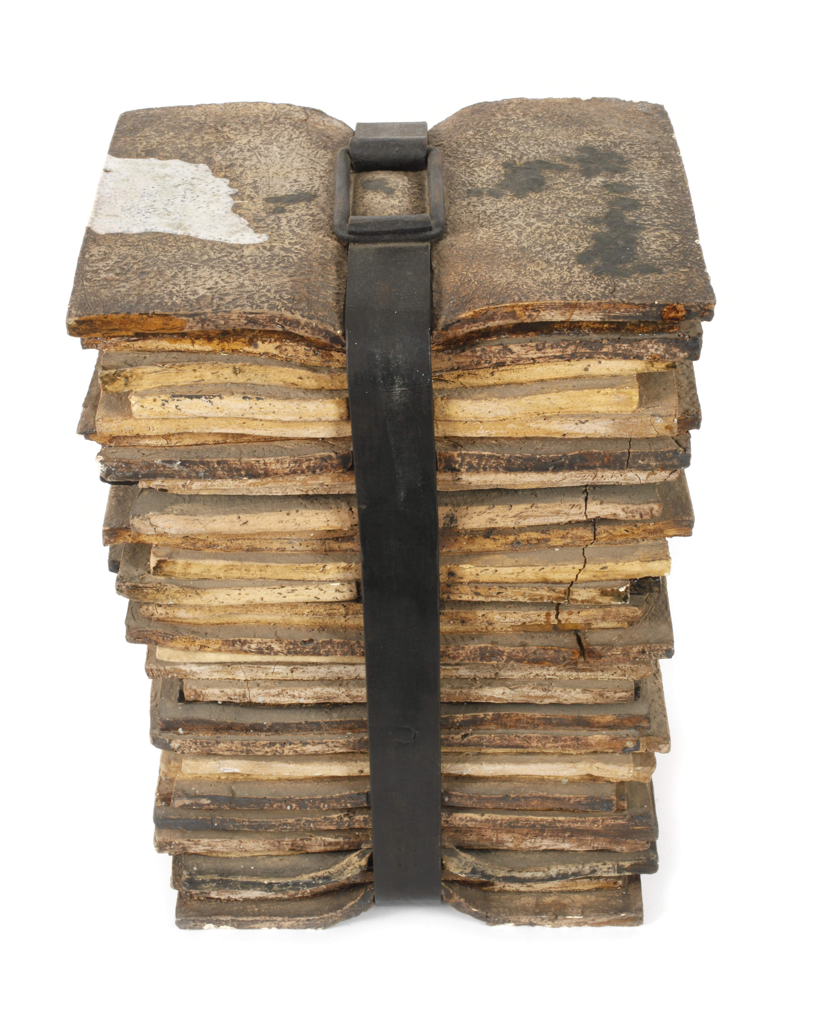 Keramikobjekt Bücherstapel