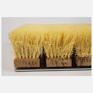 Ottmar Hörl, Kleines gelbes Besenstück