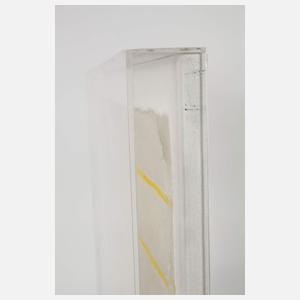 Lore Bert, Gelbe Streifen