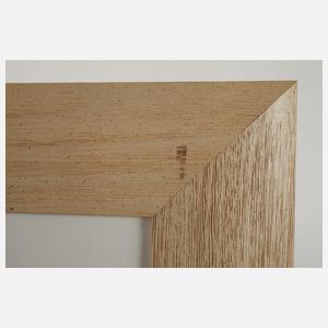 A. Kefer, Sitzende Dame im schwarzen Kleid